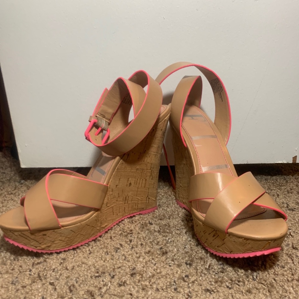 Shoes size 7